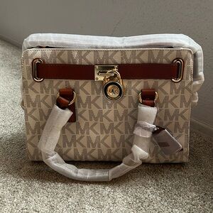 NWT Michael Kors Hamilton Signature Satchel Vanilla Med MK Shoulder Purse $298